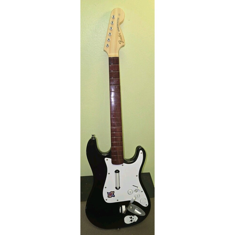 Rockband Fender Stratocaster XBox 360 Wireless Guitar Model 822153 No STRAP